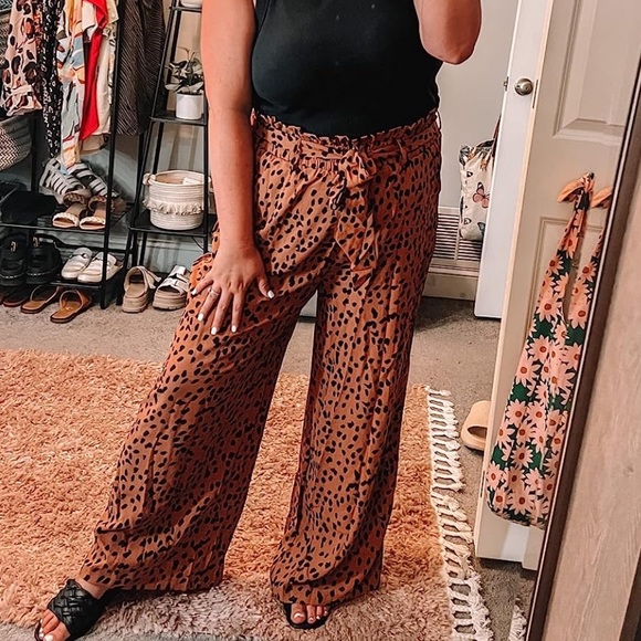 NITB High Waist Leopard Palazzo Pants with Pockets - Picture 2 of 5